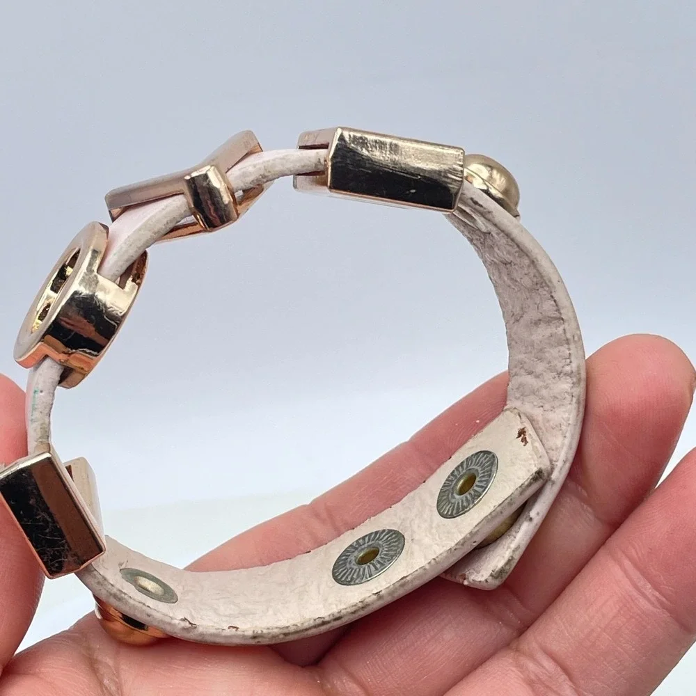 Valentine Gift Fashion Gold-Tone Classic Pink Vegan Leather "Love" Snap Bracelet - Picture 8 of 10